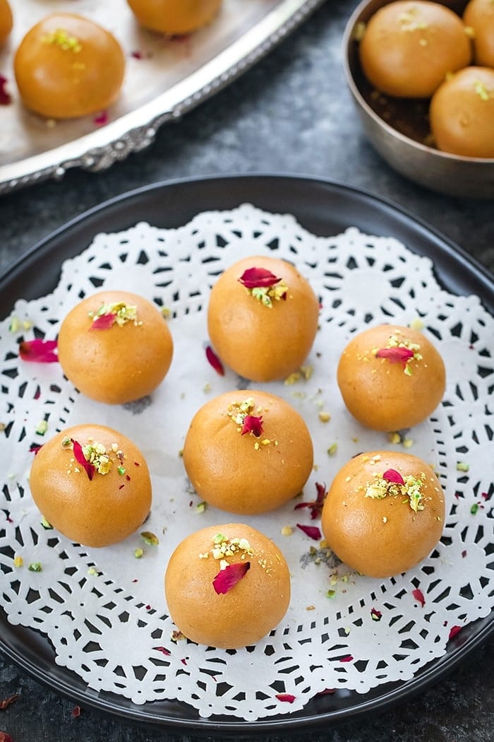 Besan Ladoo